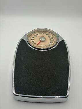 Healthometer Model 147 Vintage Analog Personal Bathroom Scale